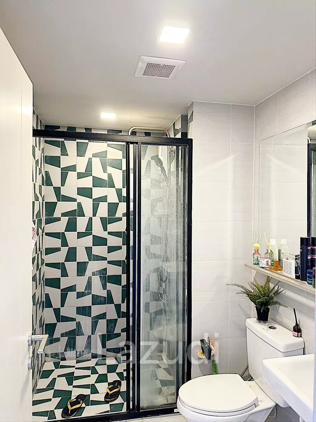 1 Bed 1 Bath 31 SQ.M THE BASE Sukhumvit 50