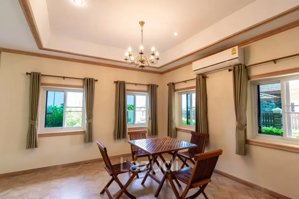 Great Value 3 Bed Pool Villa at Cha-am