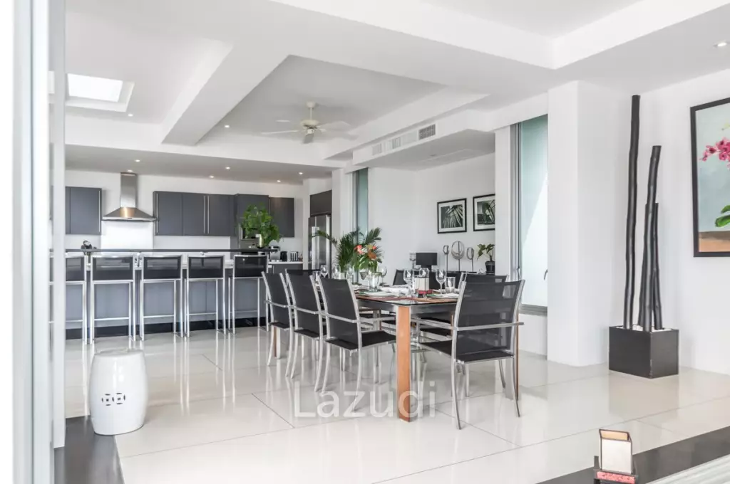 Luxury Villa Overlooking the Andaman Sea