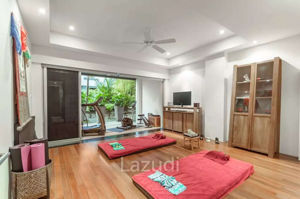 Luxury Villa Overlooking the Andaman Sea