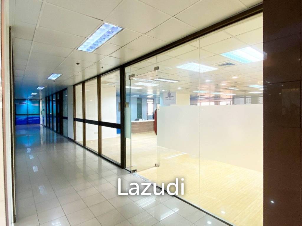 Prime Office Space for Rent: Spacious 345 sqm at Phaholyothin Place