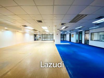 Prime Office Space for Rent: Spacious 345 sqm at Phaholyothin Place
