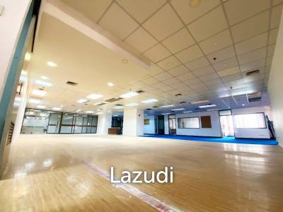 Prime Office Space for Rent: Spacious 345 sqm at Phaholyothin Place