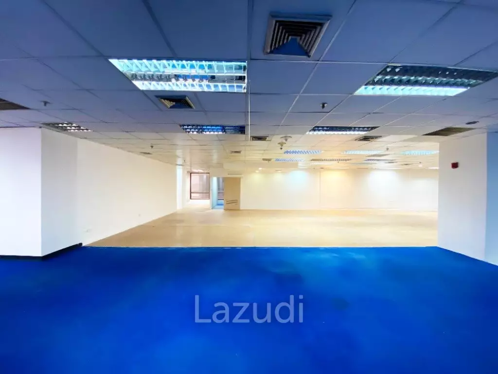 Prime Office Space for Rent: Spacious 345 sqm at Phaholyothin Place