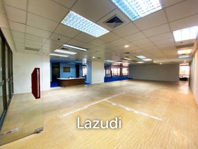 Prime Office Space for Rent: Spacious 345 sqm at Phaholyothin Place