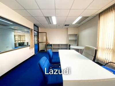Prime Office Space for Rent: Spacious 345 sqm at Phaholyothin Place