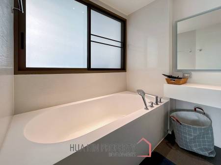 Veranda Residence : Stunning 3 Bedroom Condo with a Beautiful Sea View