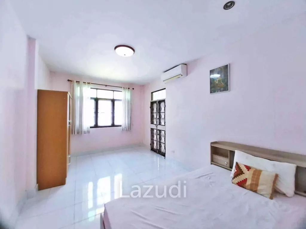 3 Beds3 Baths Single House in Na Jomtien