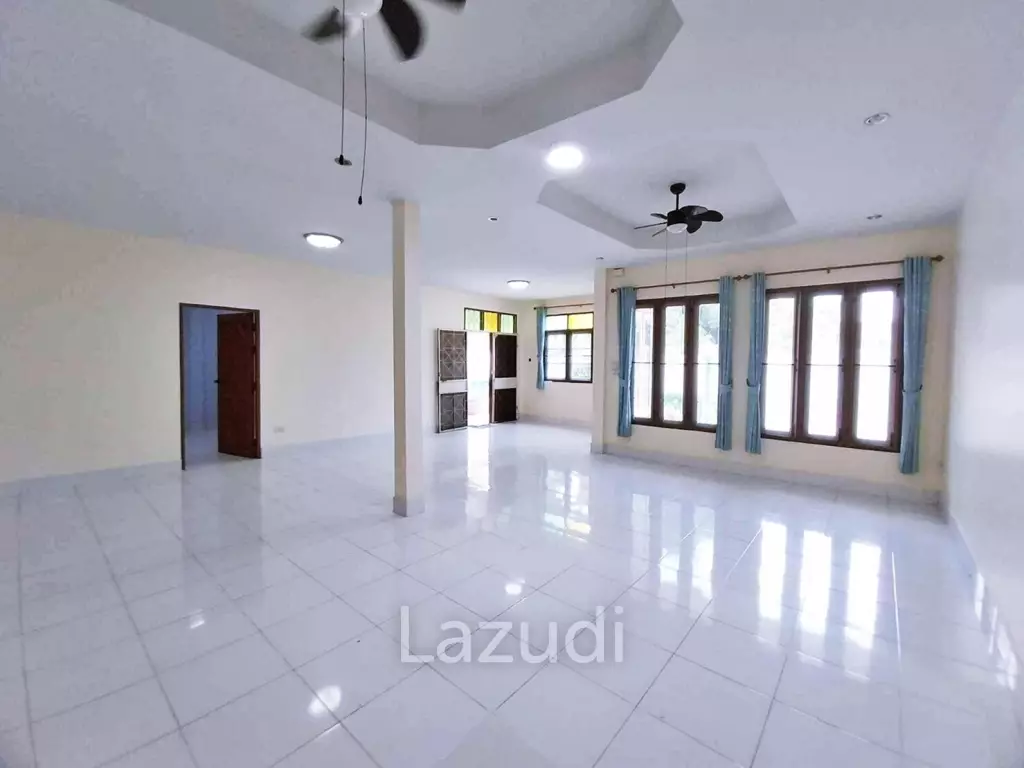 3 Beds3 Baths Single House in Na Jomtien