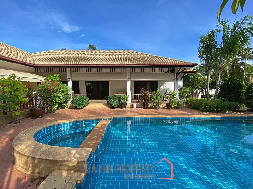 3 Bed 2 Bath Pool Villa For Sale with Tropical Garden in Hinlekfai