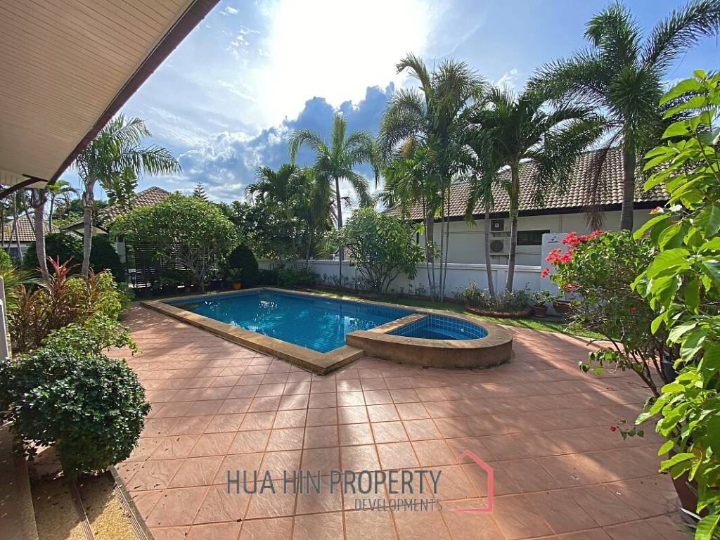 3 Bed 2 Bath Pool Villa For Sale with Tropical Garden in Hinlekfai