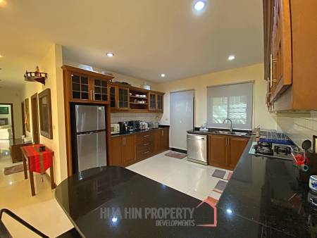 3 Bed 2 Bath Pool Villa For Sale with Tropical Garden in Hinlekfai