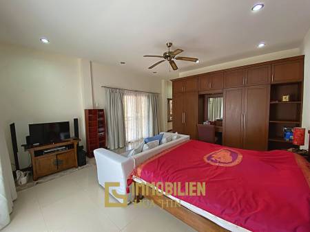 3 Bed 2 Bath Pool Villa For Sale with Tropical Garden in Hinlekfai