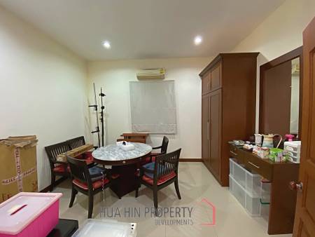 3 Bed 2 Bath Pool Villa For Sale with Tropical Garden in Hinlekfai