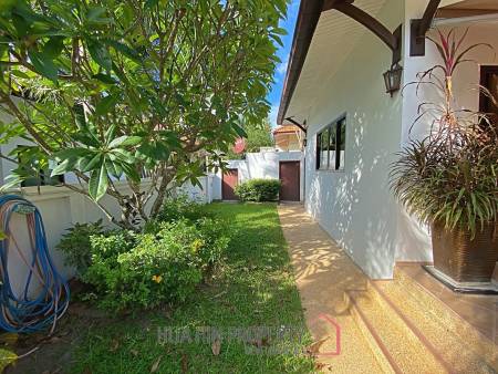3 Bed 2 Bath Pool Villa For Sale with Tropical Garden in Hinlekfai