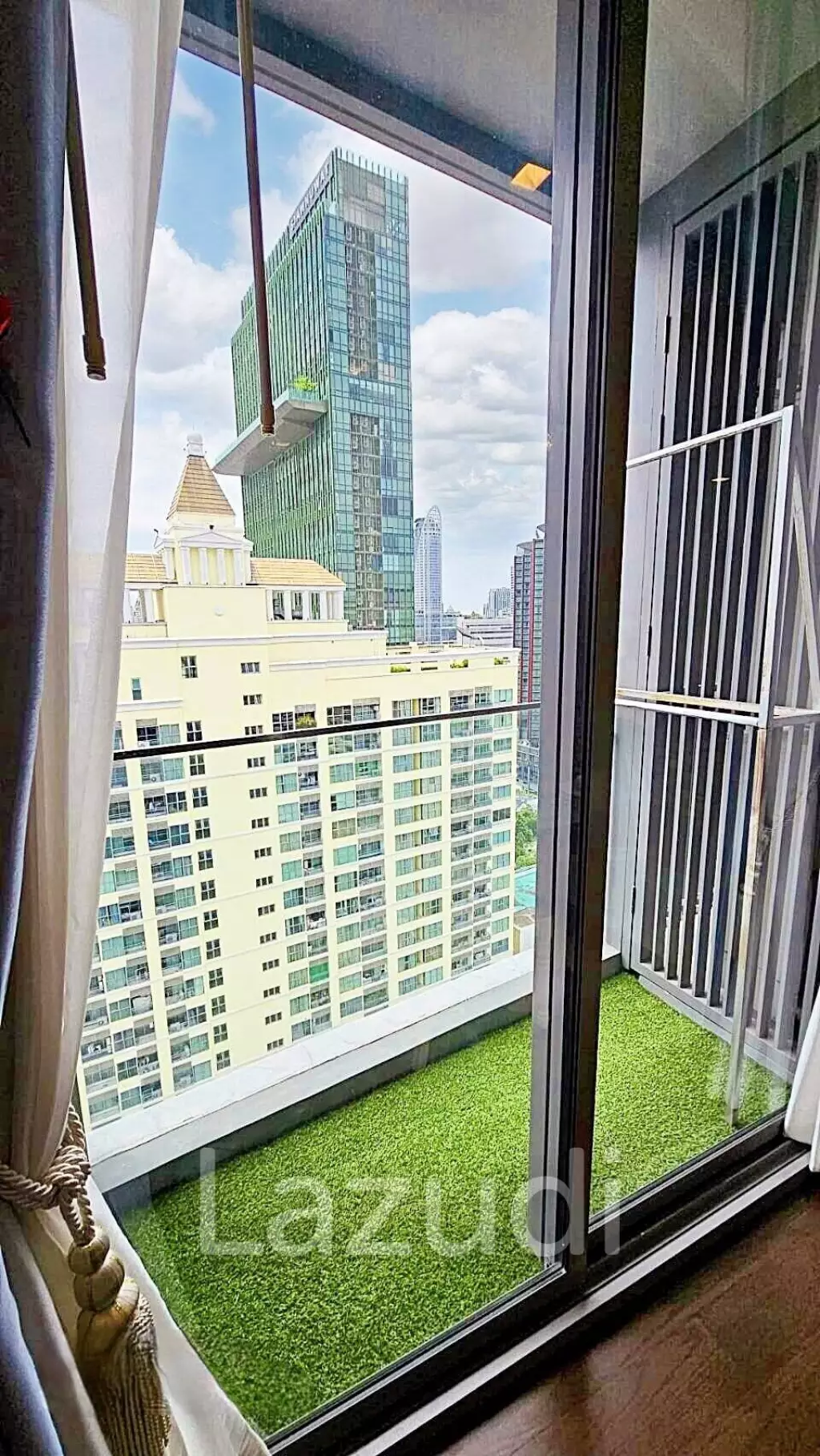 2 Bed 2 Bath 80 SQ.M The Line Ratchathewi