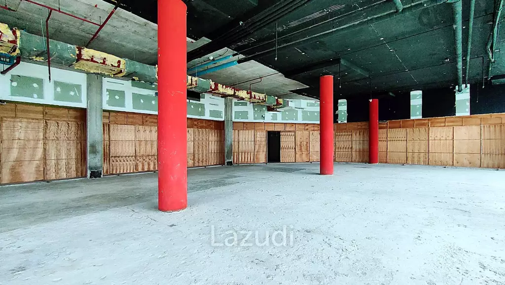 Retail space for rent in Srinakarin