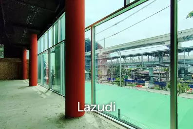 Retail space for rent in Srinakarin