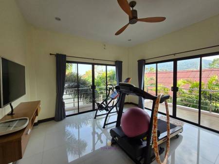 4 Bedroom Family Home 2 Minutes To Bang Tao Beach