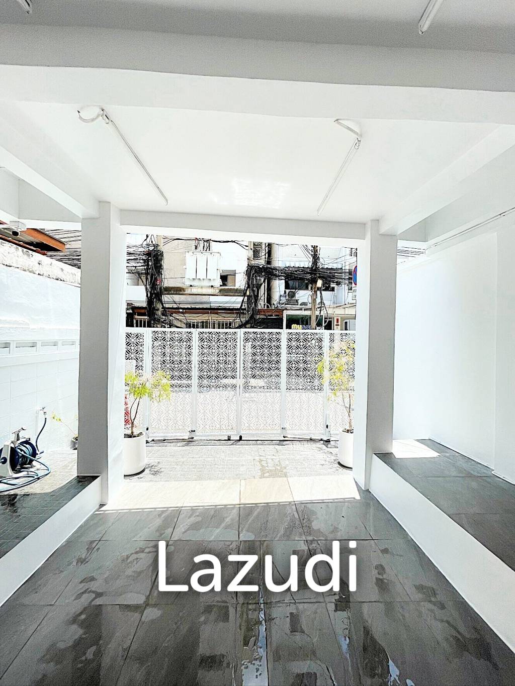 Home office/Commercial building for sale in Dindaeng