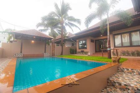 Garden Pool Villa Walking Distance to The Beach