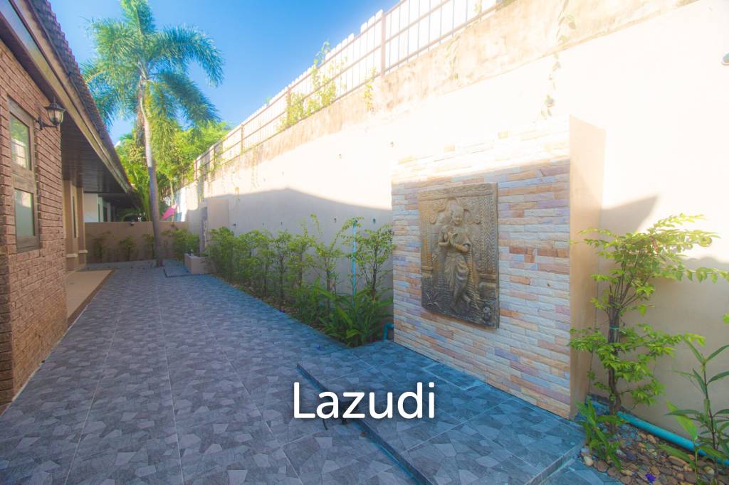 Garden Pool Villa Walking Distance to The Beach