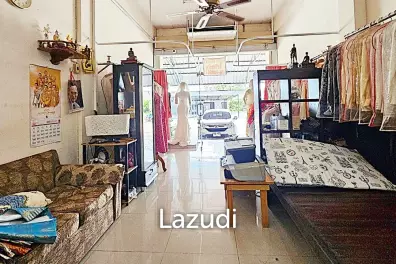 Building for Sale at Porn Prapanimit 22
