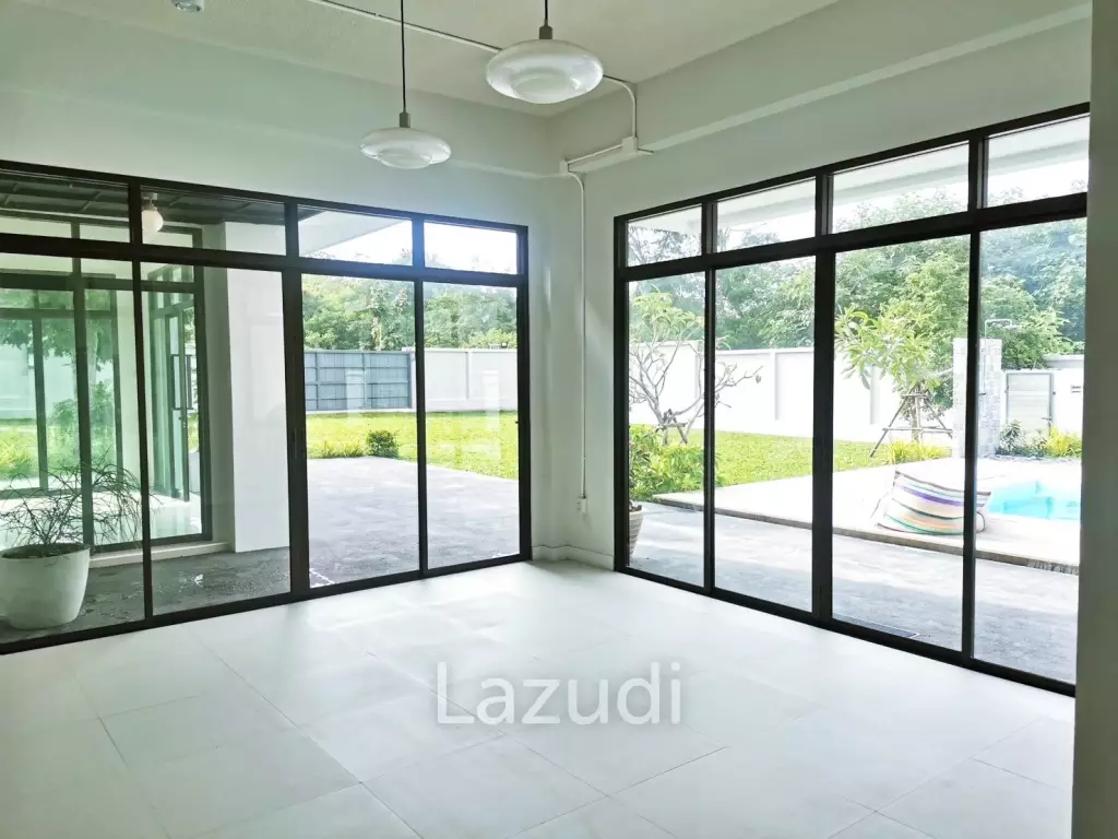 3 Bedrooms 4 Bathrooms 343 SQ.M. Bangsaray Villa