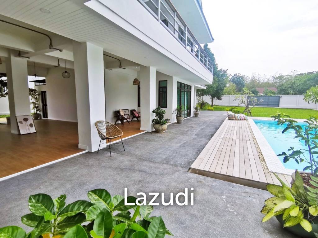 3 Bedrooms 4 Bathrooms 343 SQ.M. Bangsaray Villa