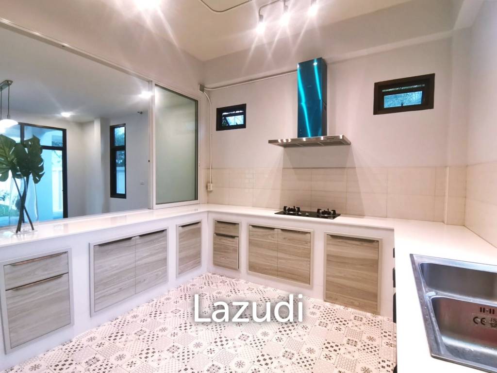 3 Bedrooms 4 Bathrooms 343 SQ.M. Bangsaray Villa