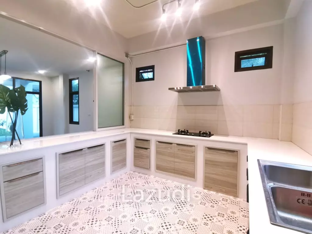 3 Bedrooms 4 Bathrooms 343 SQ.M. Bangsaray Villa