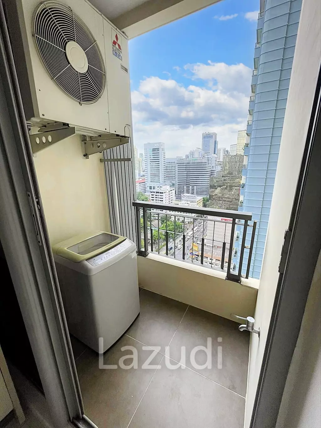 Studio 1 Bathroom 30 SQ.M at Q Asoke