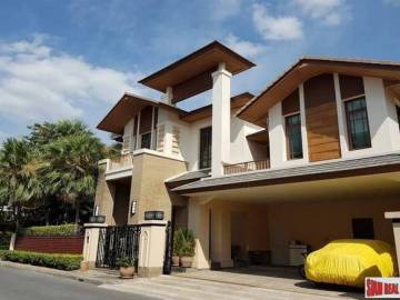 Prime Sukhumvit(@) Sansiri | Luxury Four Bedroom Corner House with Private Pool in Secure Sukhumvit 67 Estate