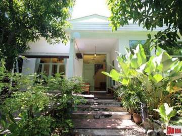 Three Bedroom Thai Tropical Style House for Sale in Phaya Thai