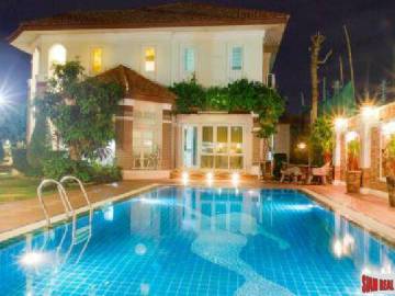De Ville Srinakarin | Luxury Spacious Home for Sale with Private Pool in Bangna, 10 min from Mega Bangna