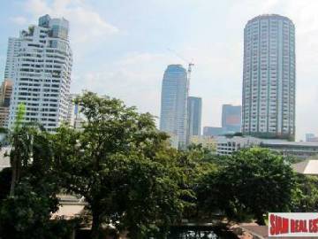 Quattro Thonglor | High Class 2 Bed Condo for Sale at Sukhumvit 55