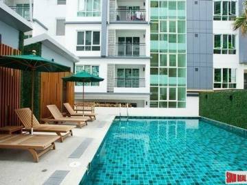 Vogue Sukhumvit 16 | Two Bedroom Fully Furnished Condo for Sale in Low Rise Building Near BTS & MRT