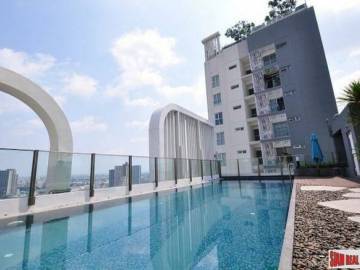 Aspire Sukhumvit 48 | Bright & Spacious Two Bedroom Corner Unit for Sale in Phra Khanong