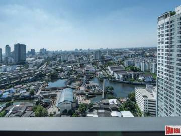 Life 48 | Bright and Cheerful Two Bedroom Phra Khanong Condo with Amazing City Views