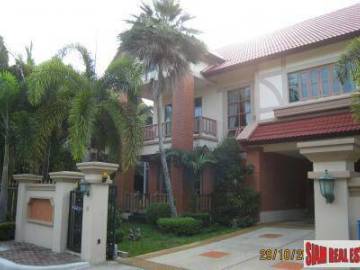 Tudor-style Two Storey House on a 121 sqw Plot in Kaset-Navamin, Bangkok