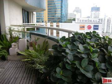 LAS COLINAS ASOKE | Extra Large Deluxe One Bedroom in the Sukhumvit Asoke Area of Bangkok