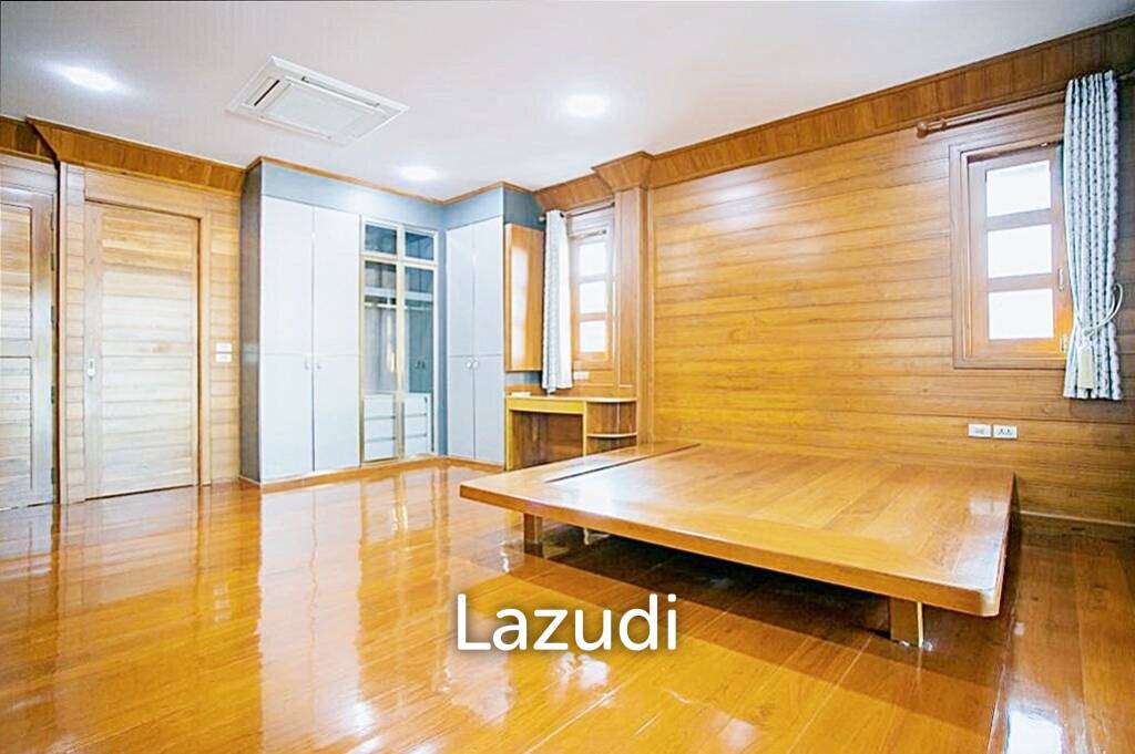 3 Bedroom 4 Bathroom 456 SQ.M New House in Sutthisan