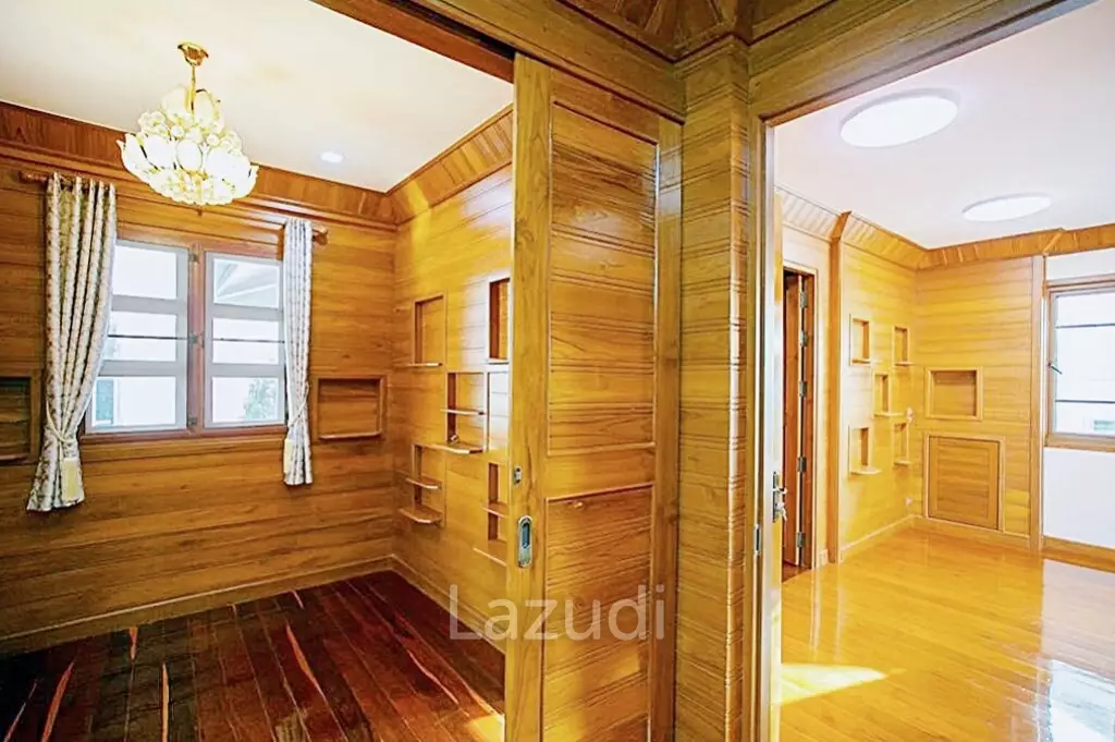 3 Bedroom 4 Bathroom 456 SQ.M New House in Sutthisan