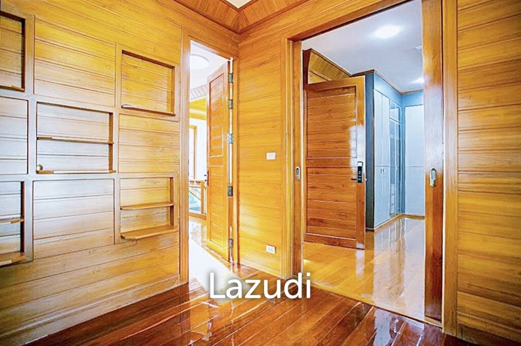 3 Bedroom 4 Bathroom 456 SQ.M New House in Sutthisan