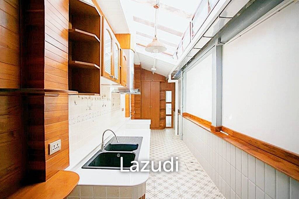 3 Bedroom 4 Bathroom 456 SQ.M New House in Sutthisan
