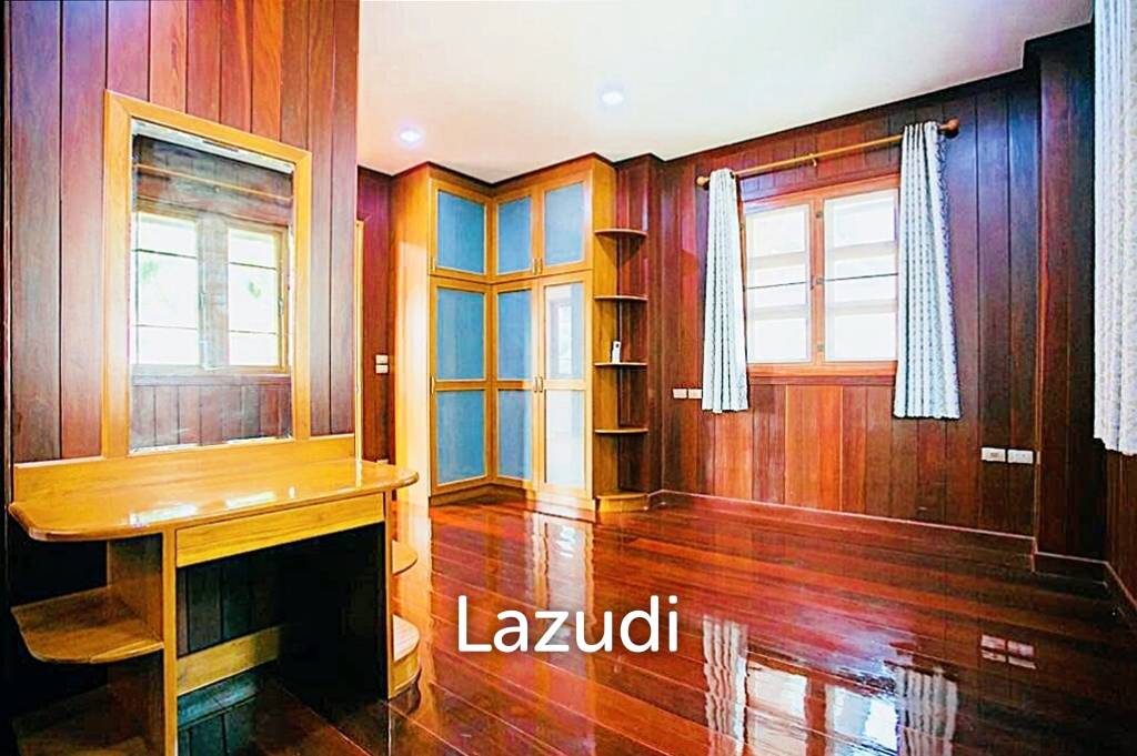 3 Bedroom 4 Bathroom 456 SQ.M New House in Sutthisan