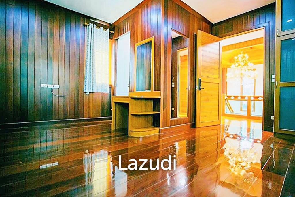 3 Bedroom 4 Bathroom 456 SQ.M New House in Sutthisan