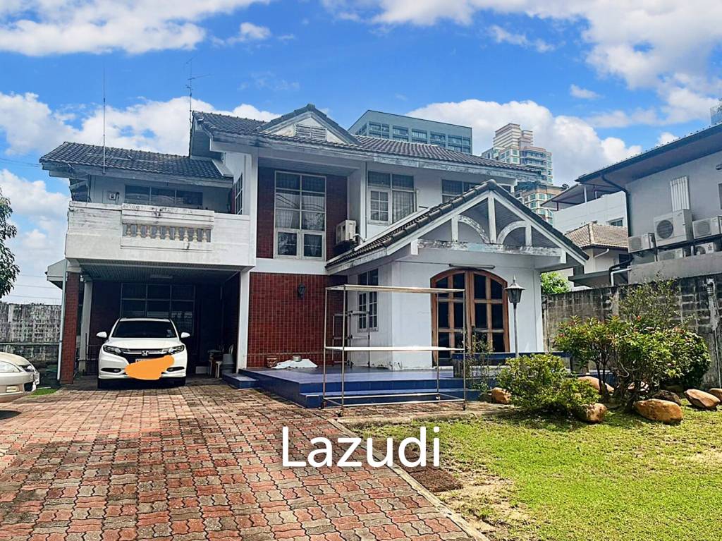 3 Bed 3 Bath 544 SQ.M House in Thonglor 25