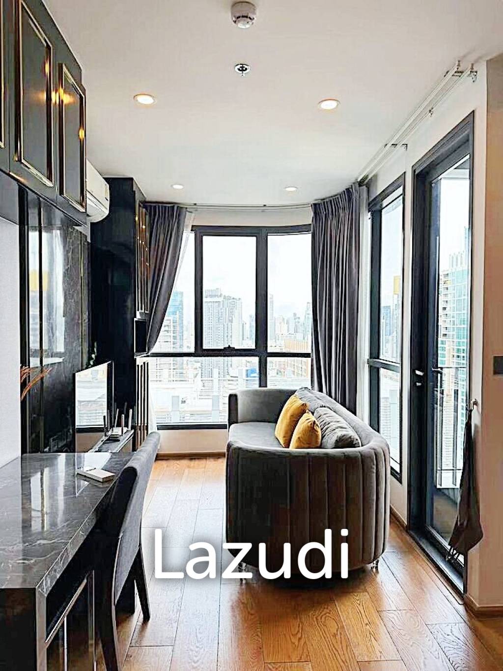 1 Bed 1 Bath 35 SQ.M Q Chidlom - Phetchaburi
