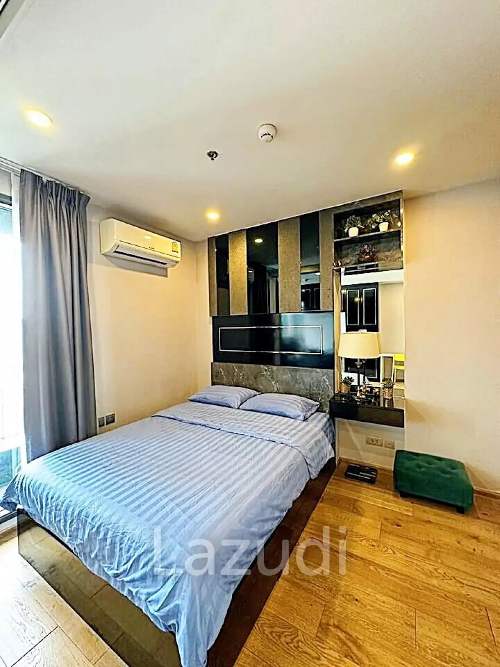 1 Bed 1 Bath 35 SQ.M Q Chidlom - Phetchaburi